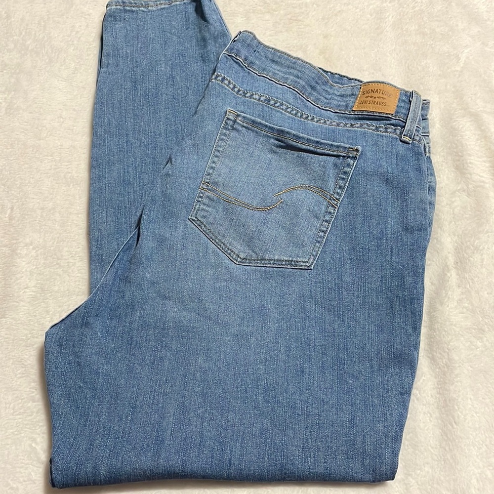 Levi’s Signature Mid Rise Skinny Jeans